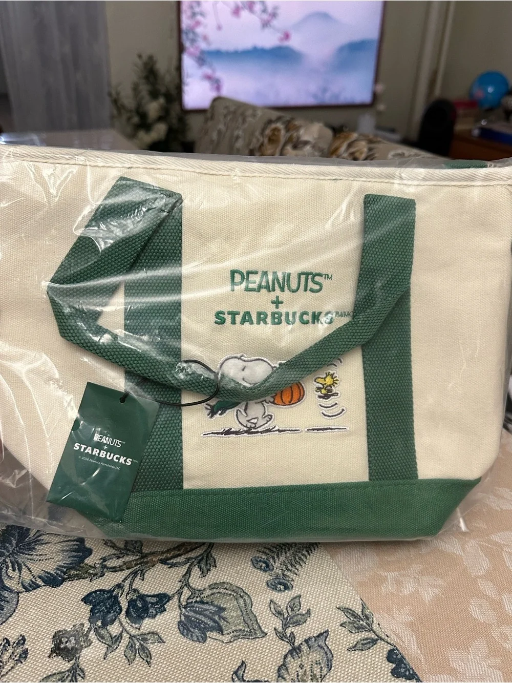 Peanuts & Starbucks Green Canvas Tote and Travel Tumbler (24 Oz) Set
